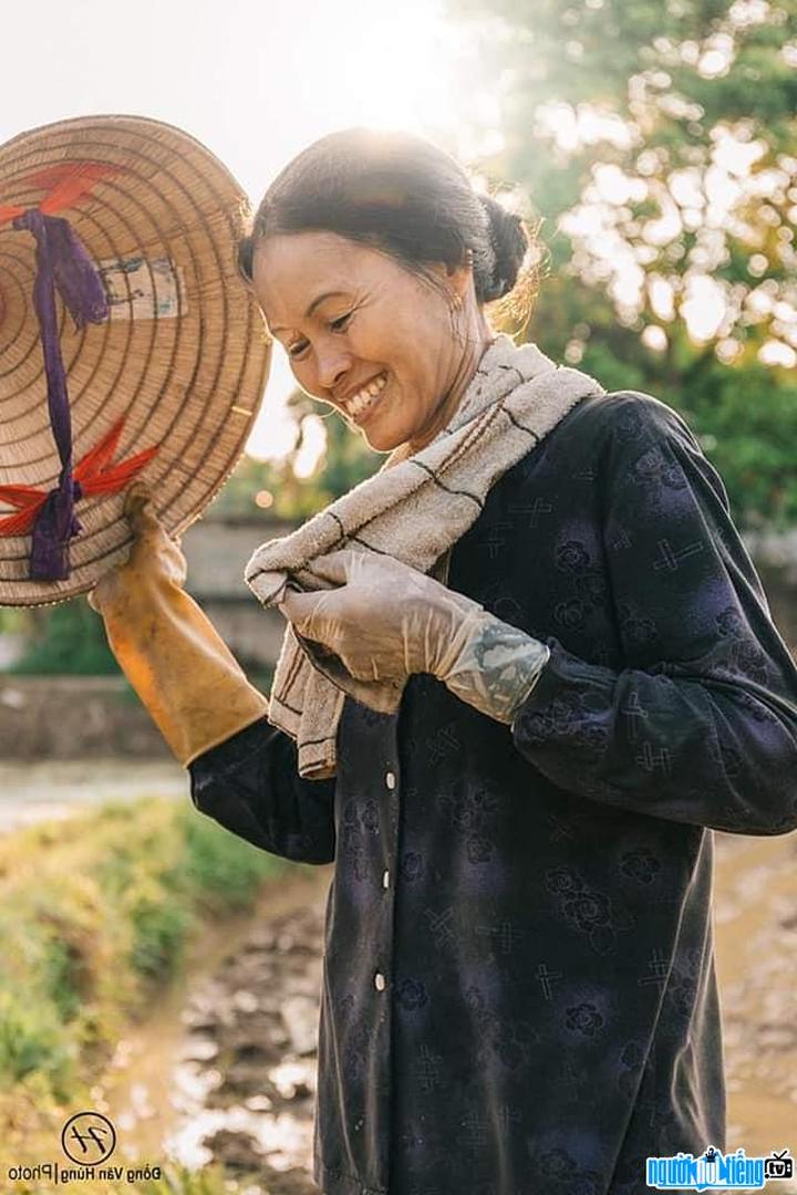Nội dung: Mùa hè đang đầy vui vẻ với những xu hướng mới, và Huda Ice Twist đang chinh