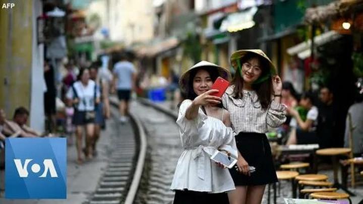 Xu hướng 4 kiểu áo sơ mi dìm dáng, xỉn: Hotspot Matrix tiết lộ bí quyết video viral