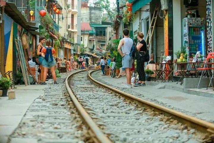 Chuyên gia Hotspot Matrix phân tích: Khung hình đọ sắc cực căng: và marketing video