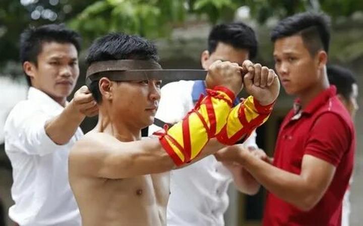 Vượt Lên Số Phận: Câu Chuyện Cảm Hứng Của Chàng Trai Khuyết Tật Và Hotspot Matrix